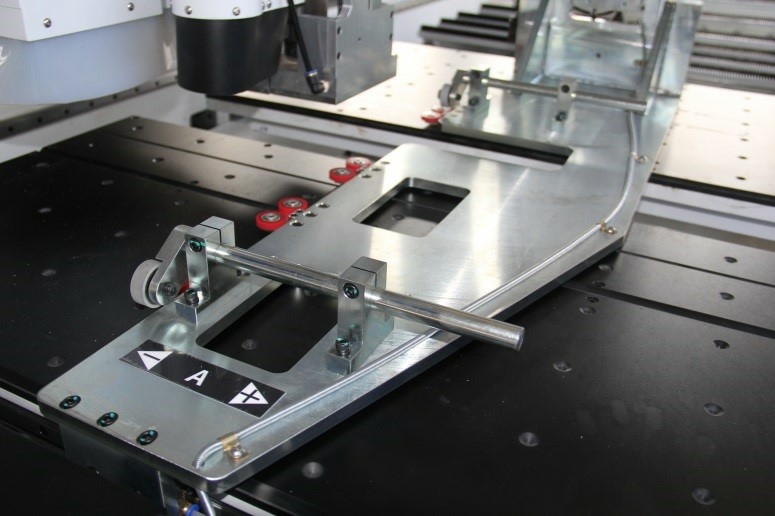 Сверлильно-присадочный станок с ЧПУ BJD P851DL