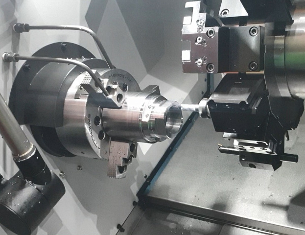 Токарный центр с осью Y и противошпинделем SKM NL 2000BSY