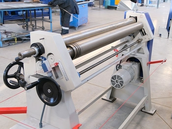 Электромеханические вальцы Bendmak CY 90-12/3.0M