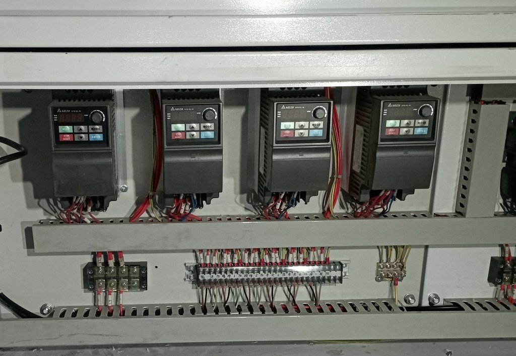 Кромкооблицовочный автоматический станок LTT 803