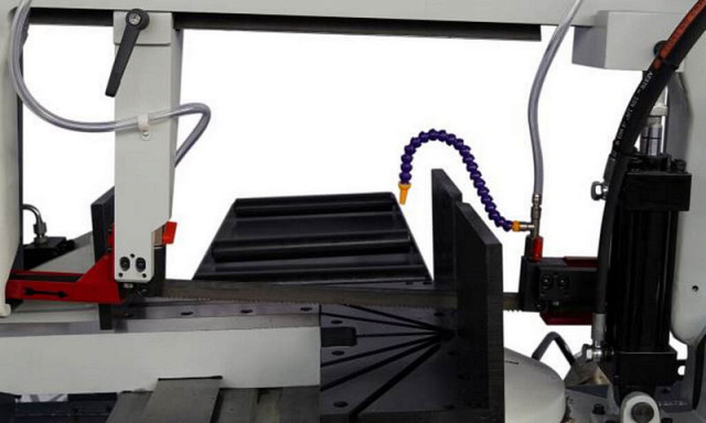 Полуавтоматический ленточнопильный станок IRONMAC CUT-330SAF