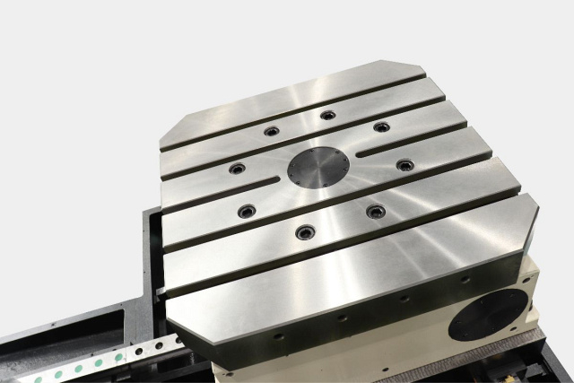 Горизонтально-фрезерный центр TRIUMPH HMT-630