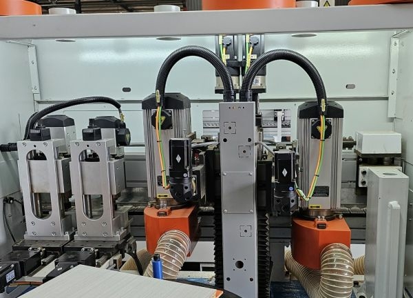 Автоматический кромкооблицовочный станок ZOYA ZY-B1(JC)D