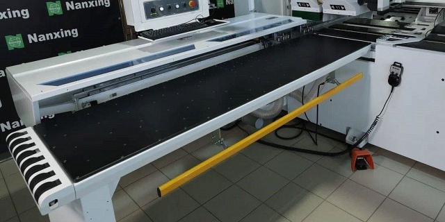 Сверлильно-присадочный центр с ЧПУ Nanxing ND612S