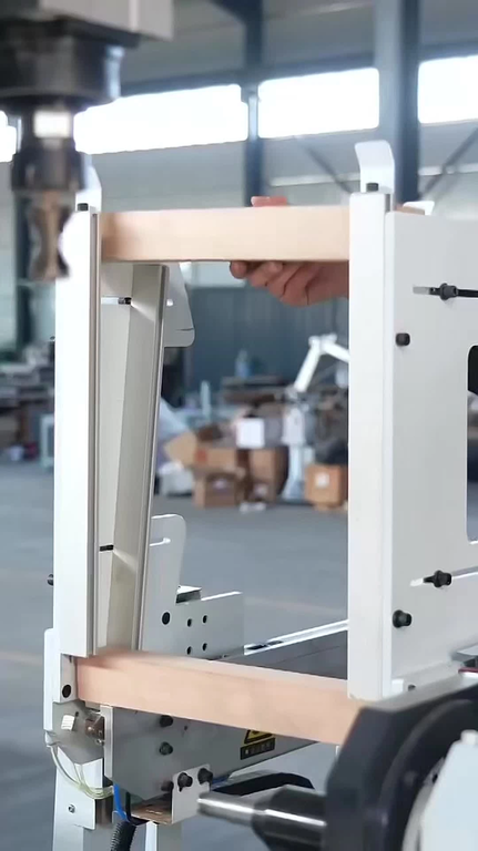 Токарный станок с ЧПУ по дереву ISM 12D2