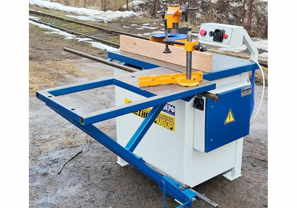 Фрезерный станок Ф-130-02 б/у