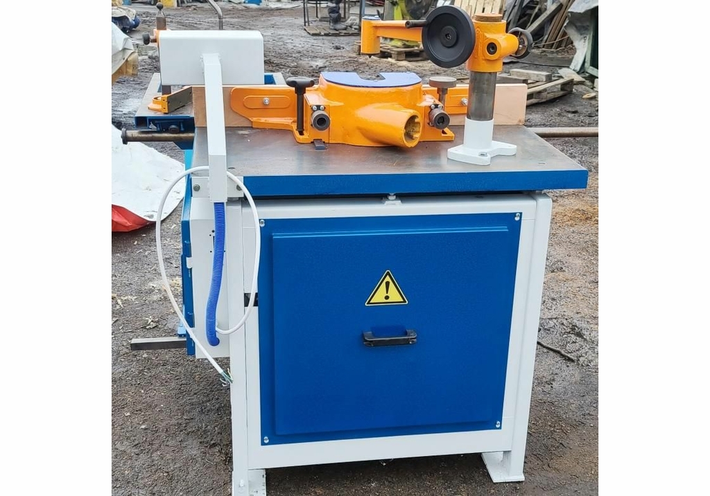 Фрезерный станок Ф-130-02 б/у