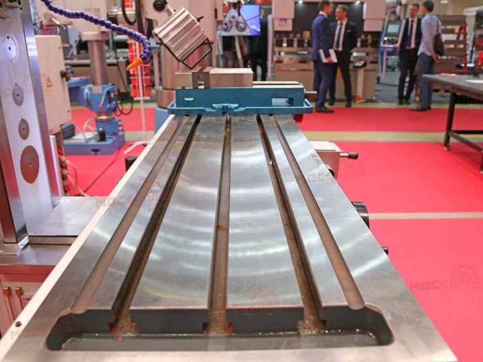 Широкоуниверсальный фрезерный станок FHU3