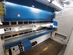 Гидравлический листогибочный пресс SMD PBH-2000/8200