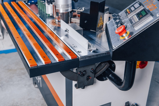 Кромкооблицовочный станок с ручной подачей Filato  FL-91