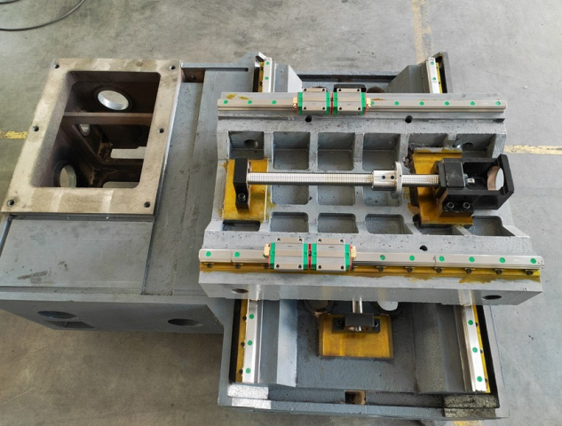 Проволочно-вырезной электроэрозионный станок Kingred KD500