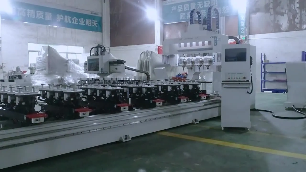 Пятиосевой обрабатывающий центр с ЧПУ JUNRAN JR-5013A