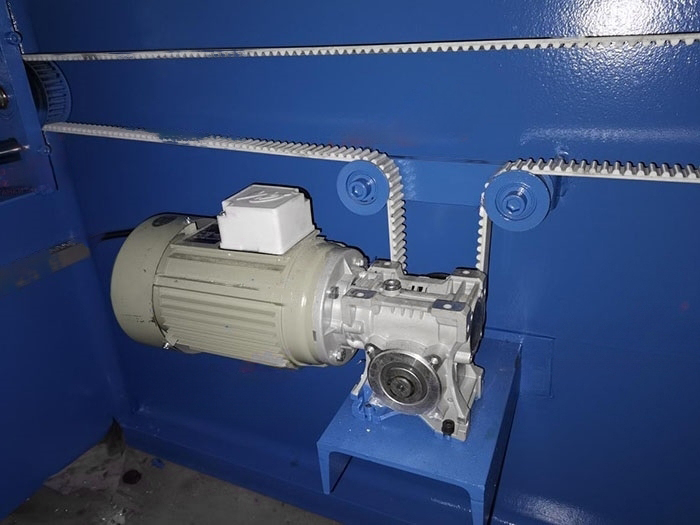 Гидравлический гибочный пресс PBH63/2500 с ЧПУ E22