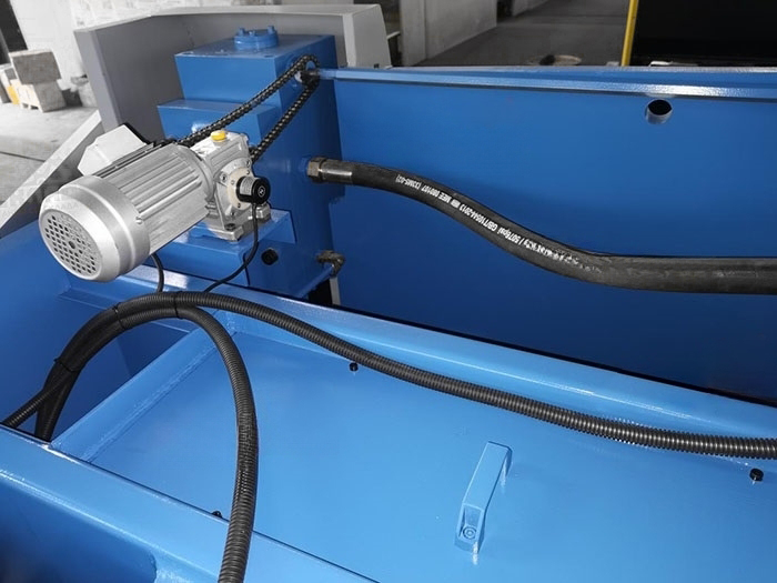 Гидравлический гибочный пресс PBH63/2500 с ЧПУ E22