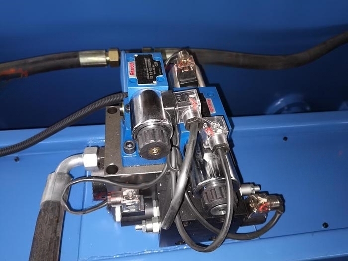 Гидравлический гибочный пресс PBH63/2500 с ЧПУ E22