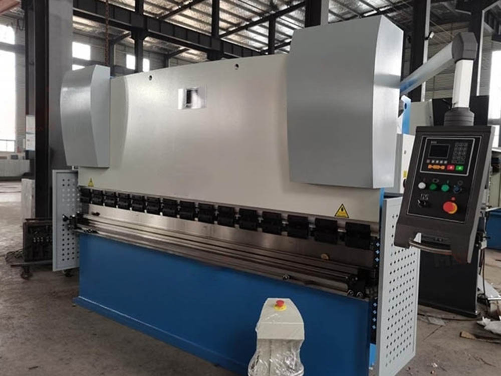 Гидравлический гибочный пресс PBH63/2500 с ЧПУ E22