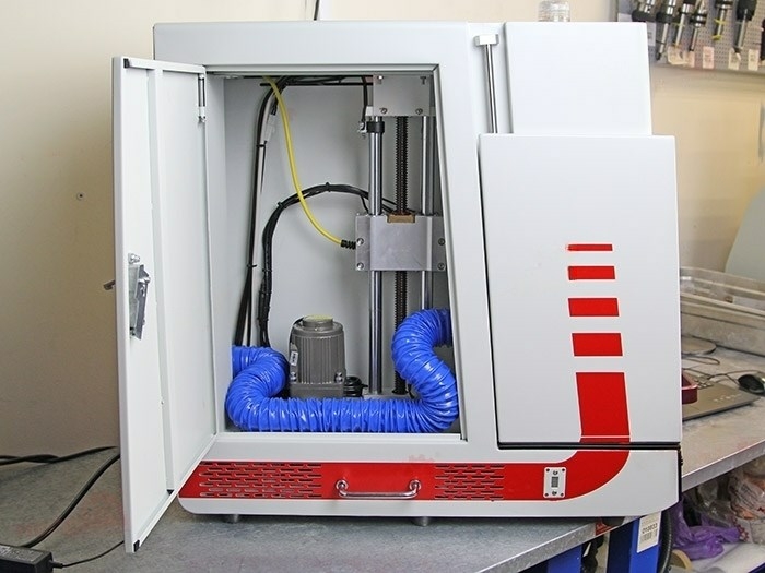 Лазерный маркиратор в защитной кабине 30W (излучатель MAX)