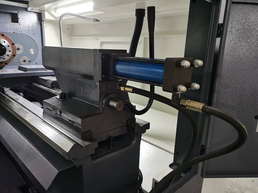 Токарный станок c ЧПУ с прямой станиной MetalTec NEXT 50x1000 (Fanuc)