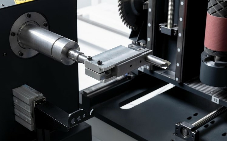 Пятиосевой токарный центр с ЧПУ NESTO PRO