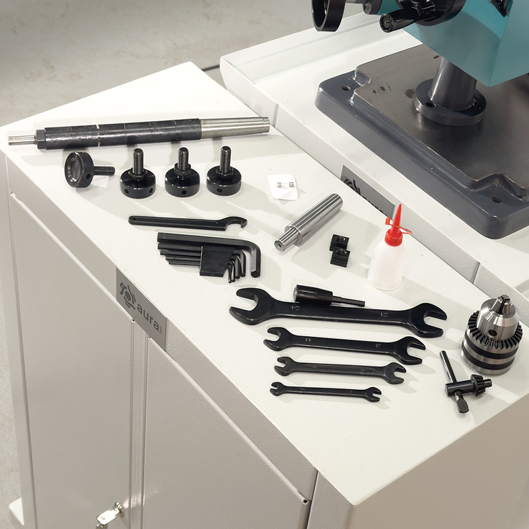 Универсальный фрезерный станок AURA FM-30U (20030100)