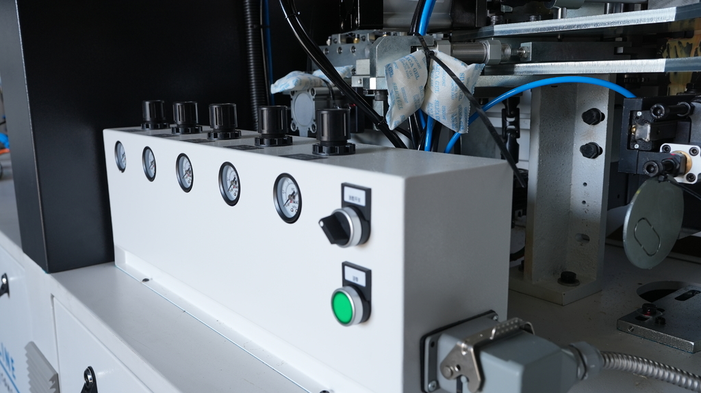 Кромкооблицовочный автоматический станок ALTESA SUPERSET NC 5650RF SERVO