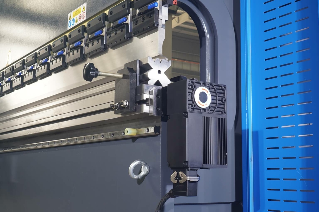 Листогибочный пресс MetalTec HBС 135/3200 4+1 ЧПУ МТ-15