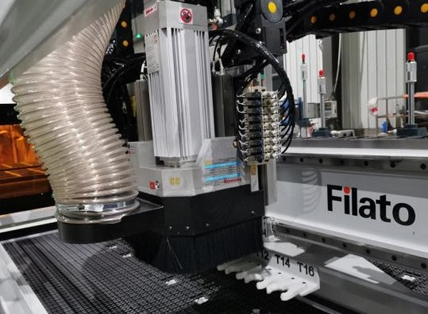 Фрезерный обрабатывающий центр с ЧПУ с автоматической сменой инструмента Filato RS 2028 BH Lab