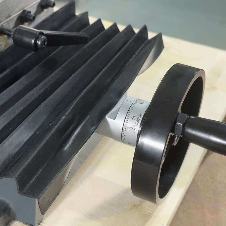 Универсальный вертикально-фрезерный станок Proma FPX-25 E