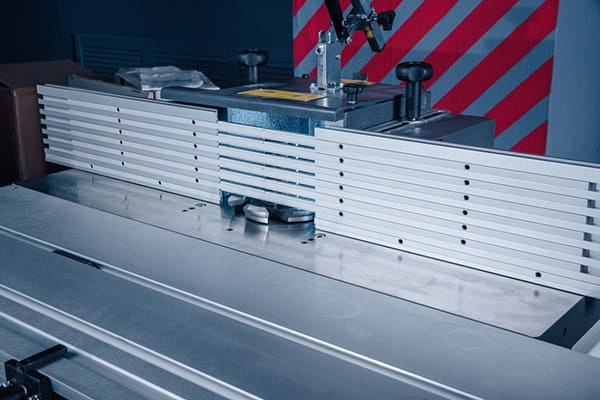 Фрезерные станки с шипорезной кареткой OSTERMANN T 1000