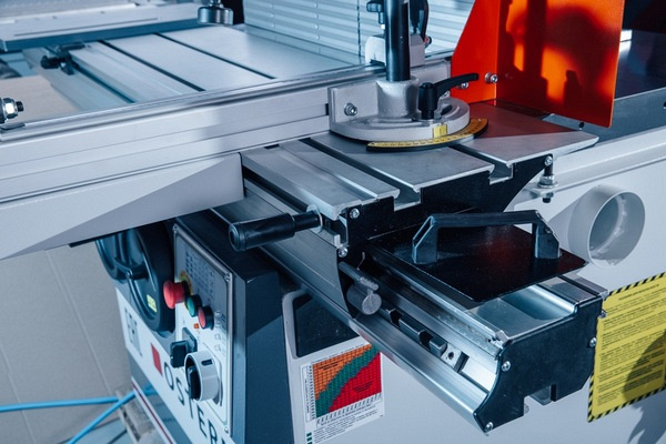 Фрезерные станки со сменными шпинделями OSTERMANN Т 1002