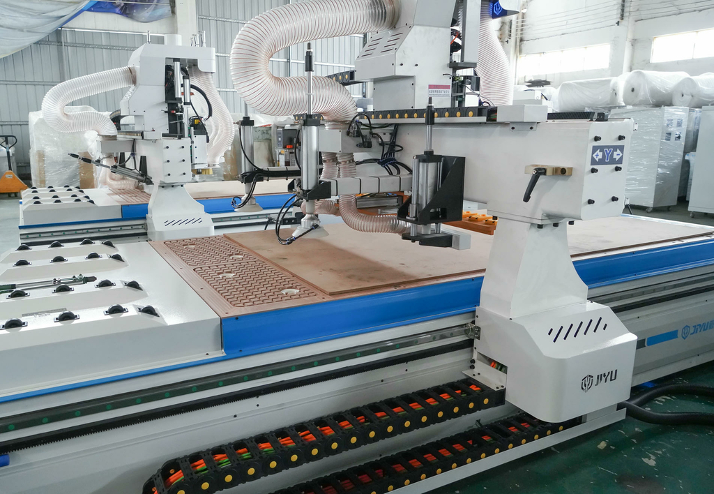 Фрезерный станок с ЧПУ JIYU CH1-12