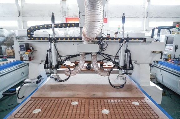 Фрезерный станок с ЧПУ JIYU CH1-16