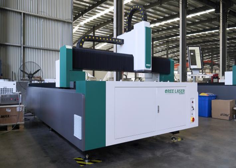 Станок лазерной резки металла OREE LASER FM3015A 1500W RAYCUS