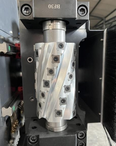 5-осевой токарный центр с ЧПУ Beaver Future