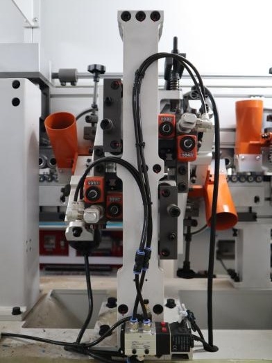 Кромкооблицовочный автоматический станок HOLD HY310