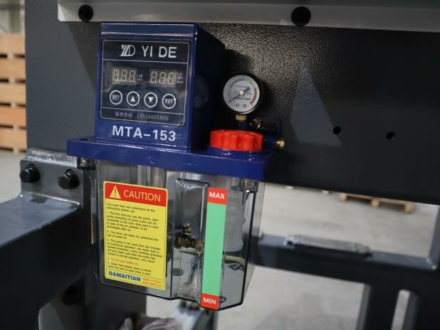 Сверлильно-присадочный станок с ЧПУ HOLD HB621GH6