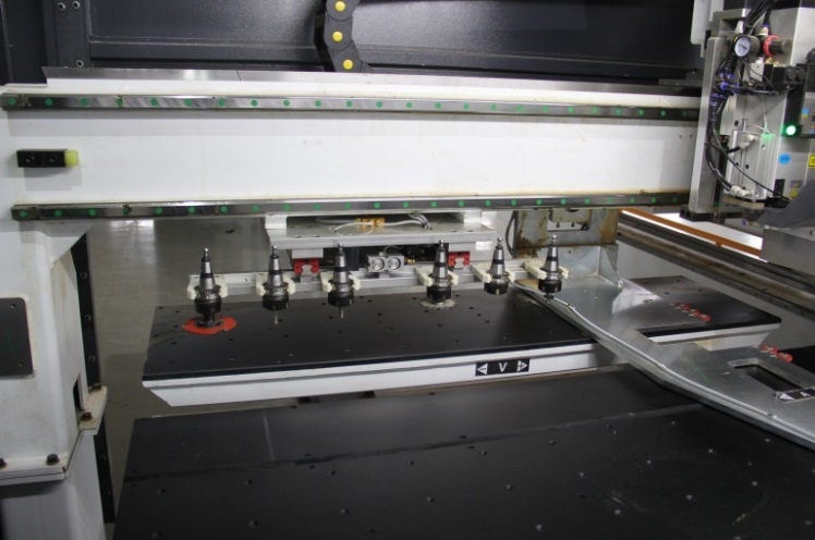 Сверлильно-присадочный станок с ЧПУ BJD LP900TC