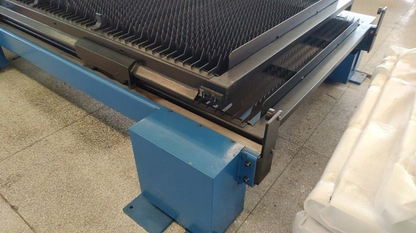 Автоматизированные комплексы лазерной резки YAWEI SMD HLF