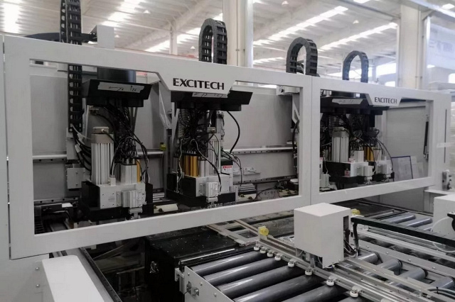 Автоматический сверлильно-присадочный центр с ЧПУ Beaver SWIFT ULTRA 6HE