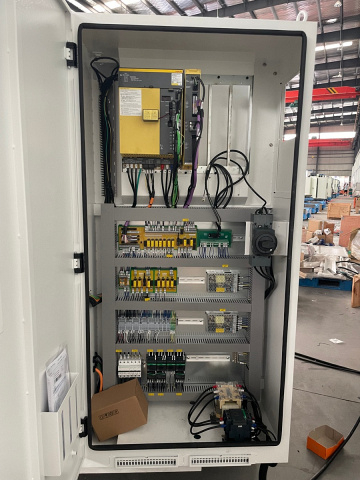 Токарный центр SPECTR TL2000LY/750