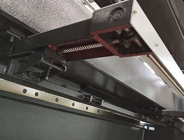 Гидравлические гильотинные ножницы с контроллером Bomei SB 6/3200