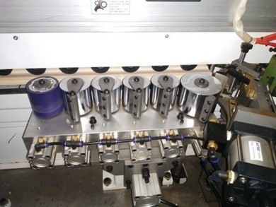 Кромкооблицовочный автоматический станок  BJD F872JS