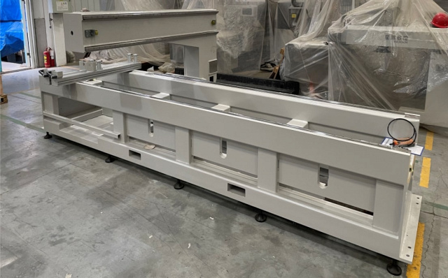 Универсальные обрабатывающие центры с ЧПУ Beaver UNIVERSAL-M TPA