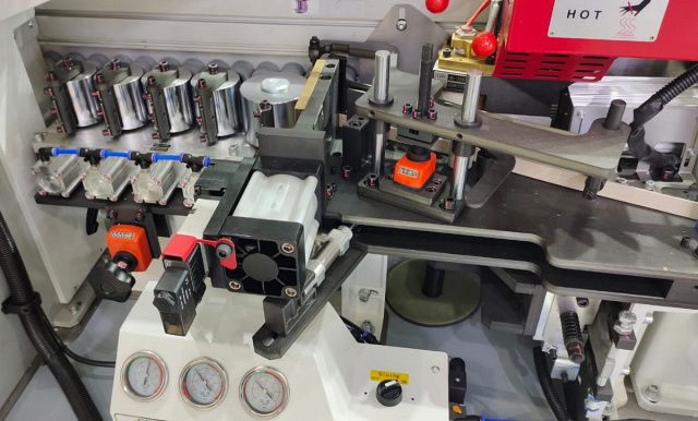 Автоматический кромкооблицовочный станок Nanxing NB7CJNQVKL