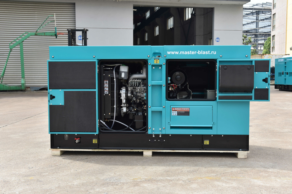 Генератор дизельный - MASTER BLAST 40ESX
