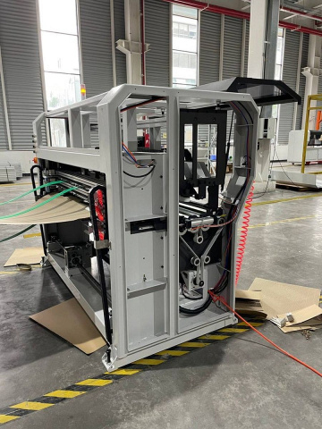 Автоматический резательно-рилёвочный центр с ЧПУ Beaver PACKMATIC TURBO 12K