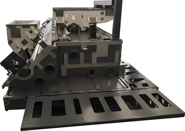 Токарно-фрезерный обрабатывающий центр с противошпинделем и осью B SPECTR ULTRATURN UT-700S