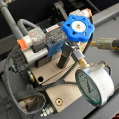 Вертикальный листогибочный пресс Metal Master серии HPJ 2580 с ЧПУ E22