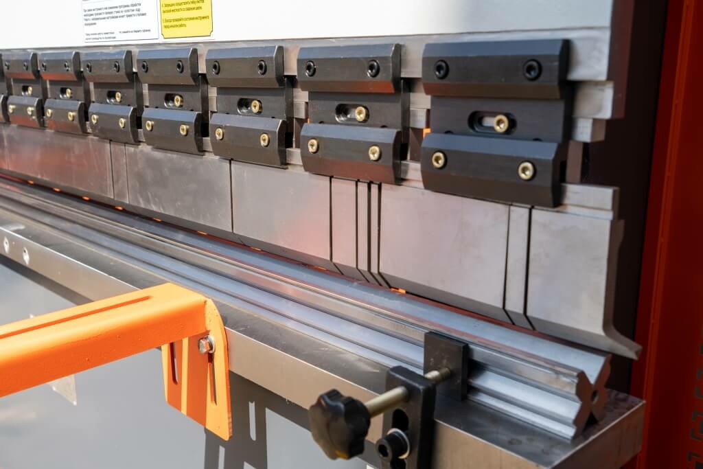 Листогибочный пресс c ЧПУ Metal Master HPJ 2580M c ЧПУ E22