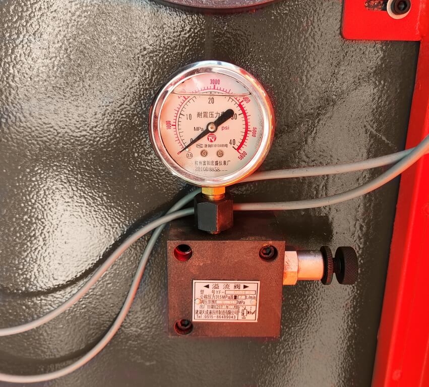 Гидравлический листогибочный пресс  Metal Master HPJ 2580 Sensor